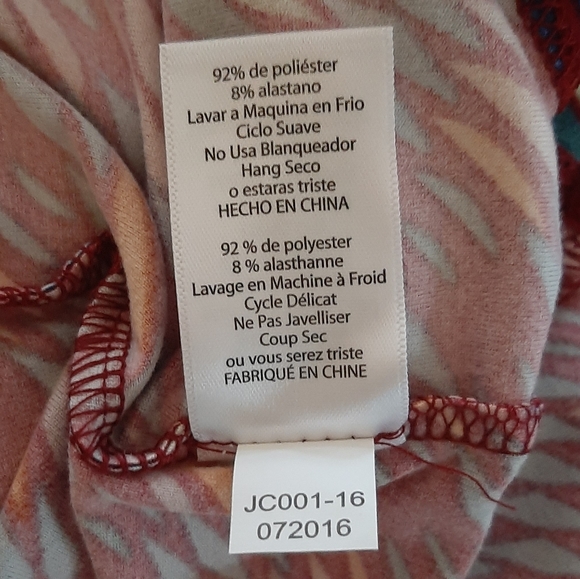 NWT! LuLaRoe Irma-M Tunic with a Unique Design - Picture 12 of 14